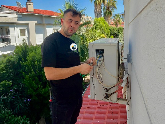 Manisa Klima Tamiri - Kadir Usta Çatıda Dış Ünite Onarımı